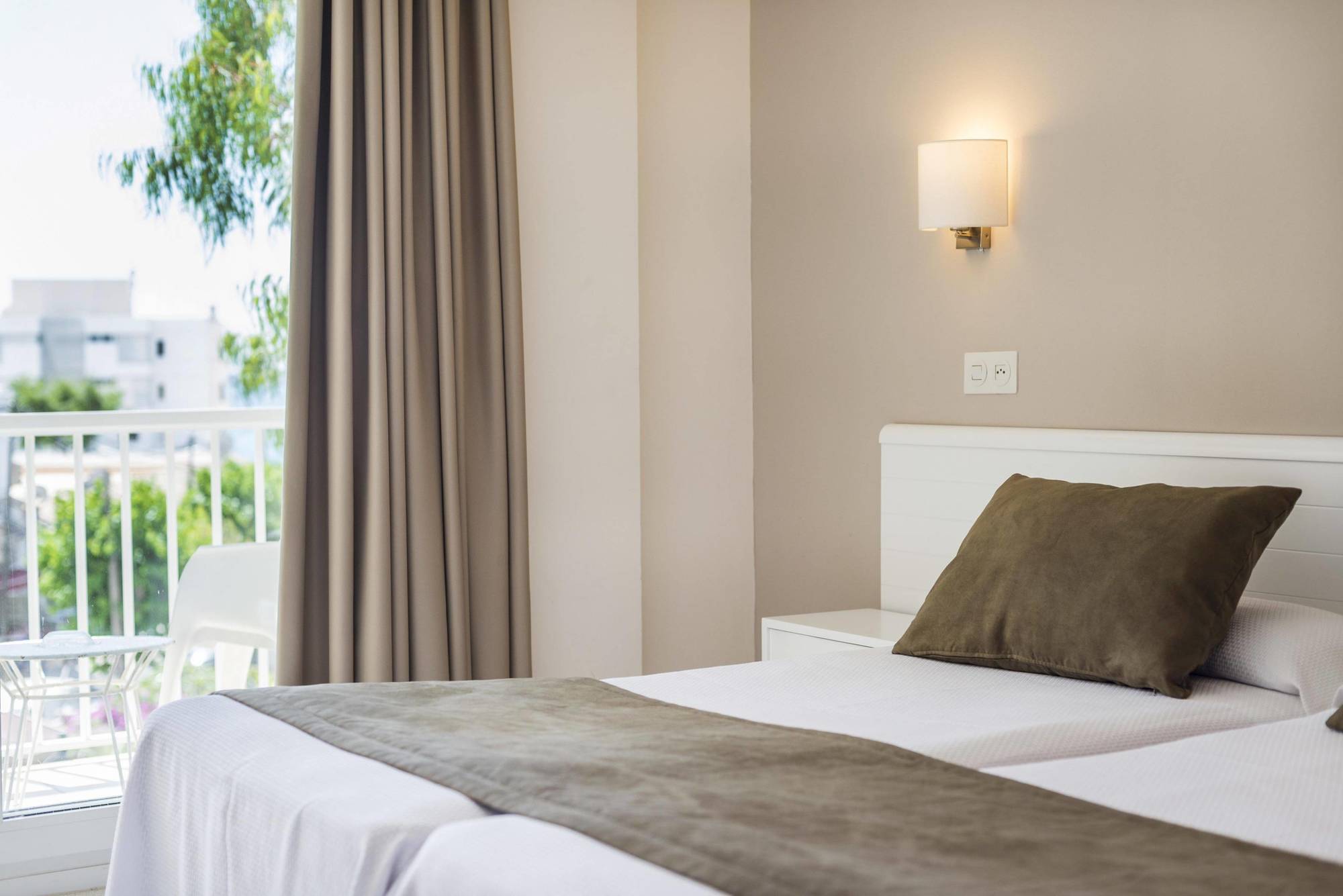 Hostal Residencia Sutimar Peguera Zewnętrze zdjęcie